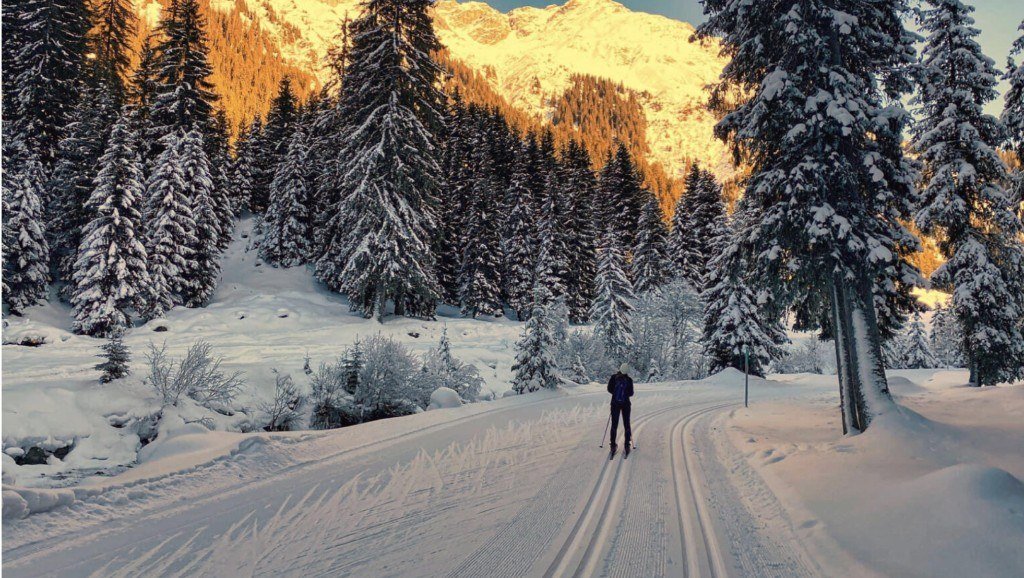 Paysage d'hiver au soleil levant, souvenir de voyage